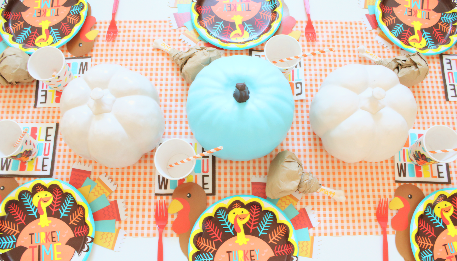 kid's thankgiving party table