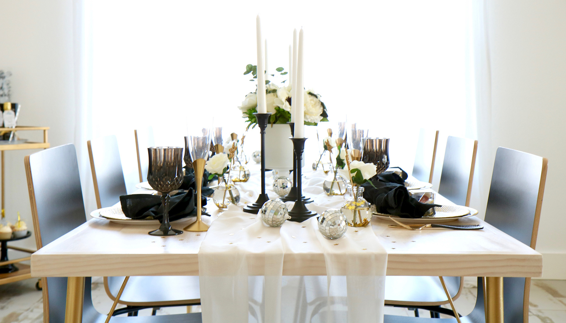 Chic-Black-White-and-Gold-New-Years-Eve-Wedding
