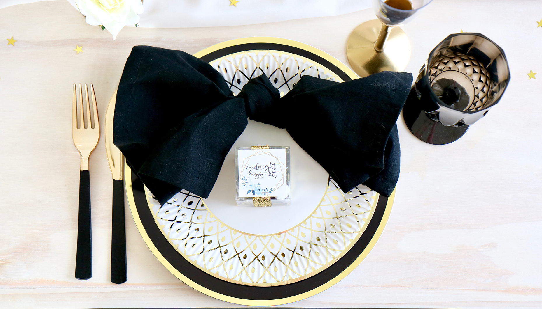Chic-Black-White-and-Gold-New-Years-Eve-Wedding