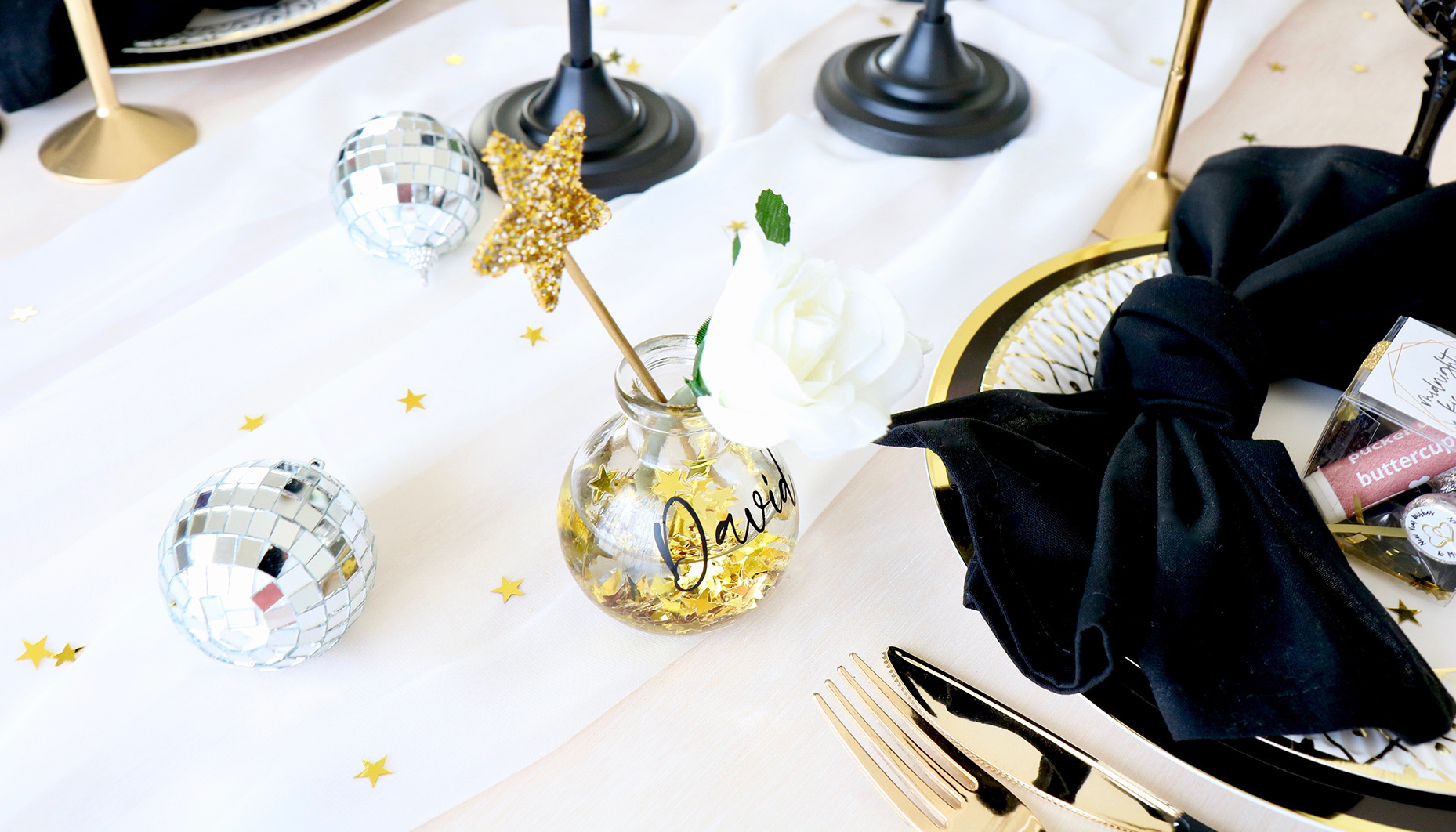Chic-Black-White-and-Gold-New-Years-Eve-Wedding