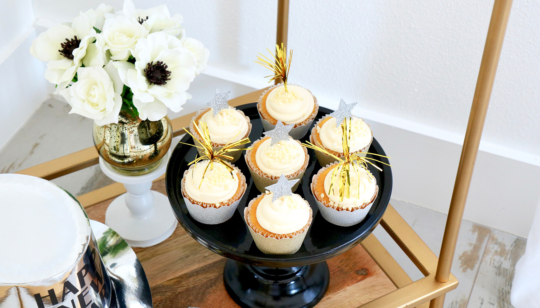 Chic-Black-White-and-Gold-New-Years-Eve-Wedding