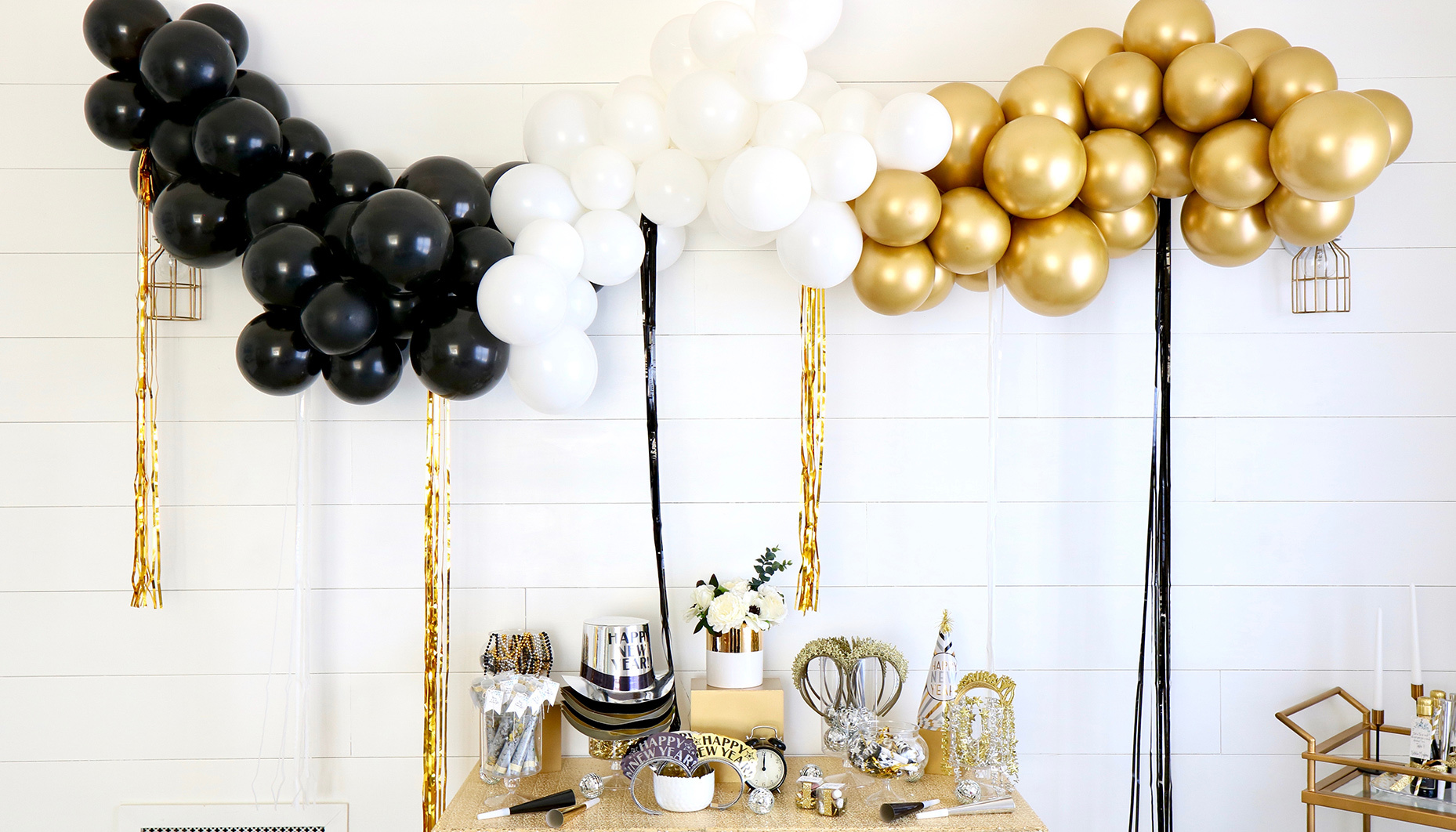 chic-black-white-and-gold-new-years-eve-wedding