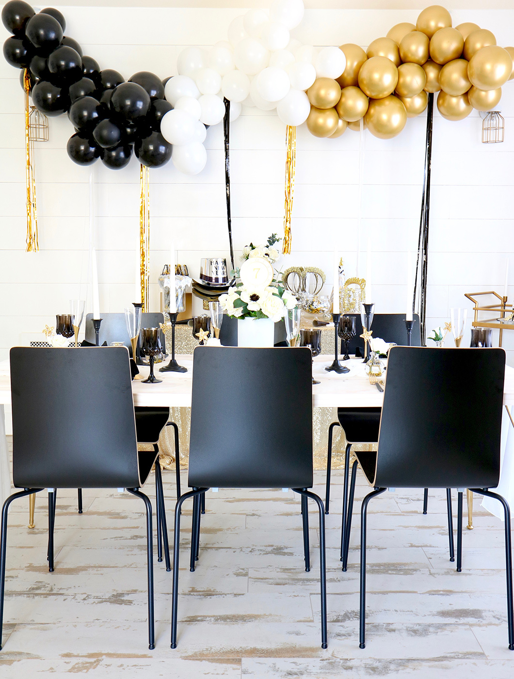 chic-black-white-and-gold-new-years-eve-wedding