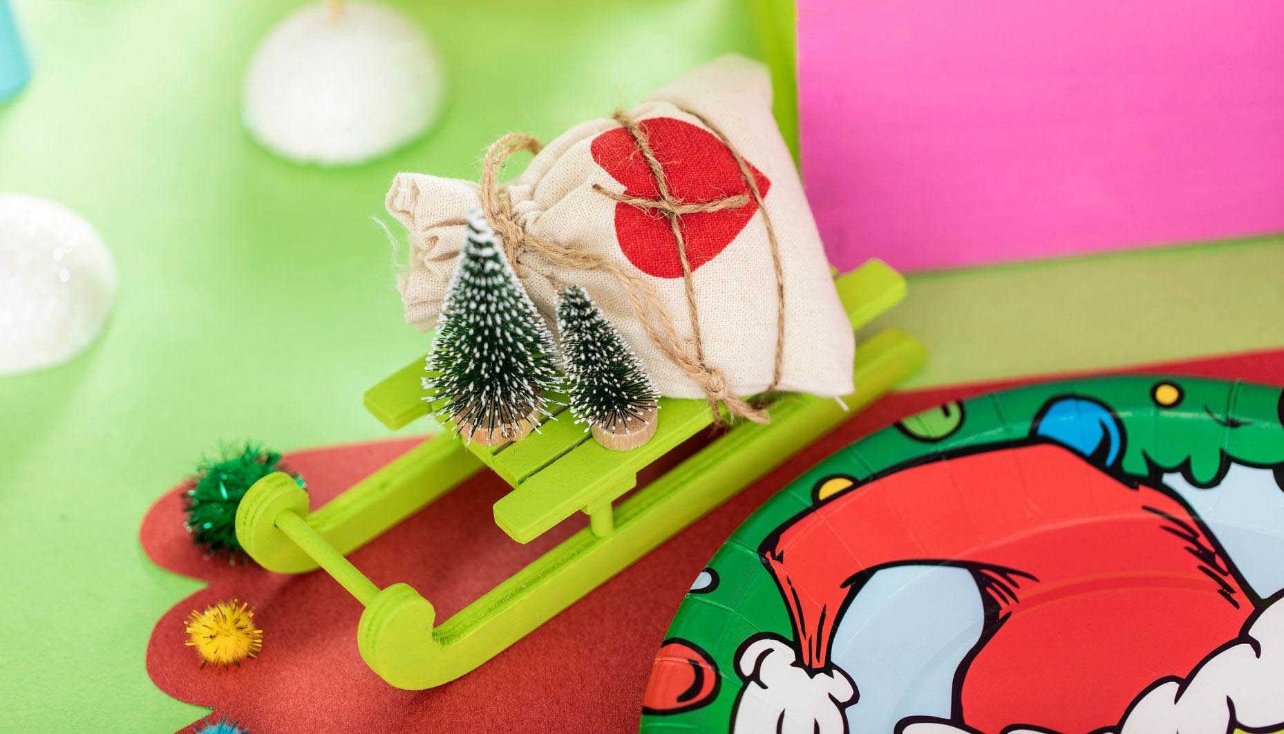 grinch-themed-holiday-party-8