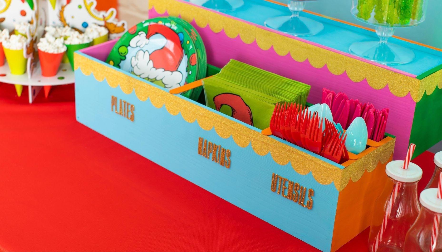 grinch-themed-holiday-party-13