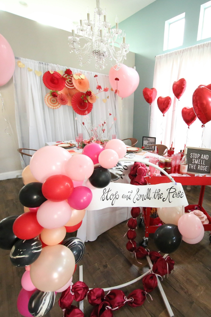valentine party balloon sculpture