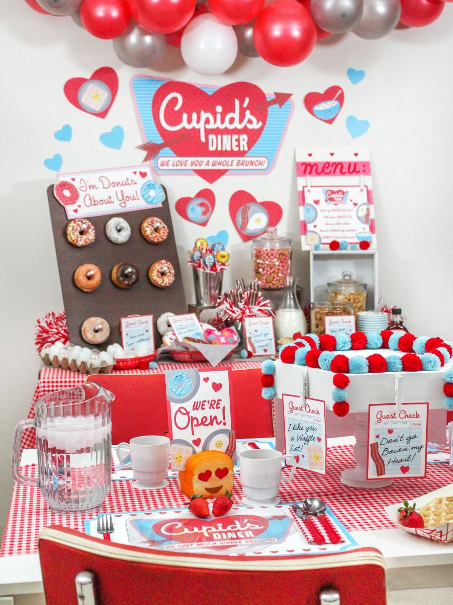 Full Cupid's Diner Party setup