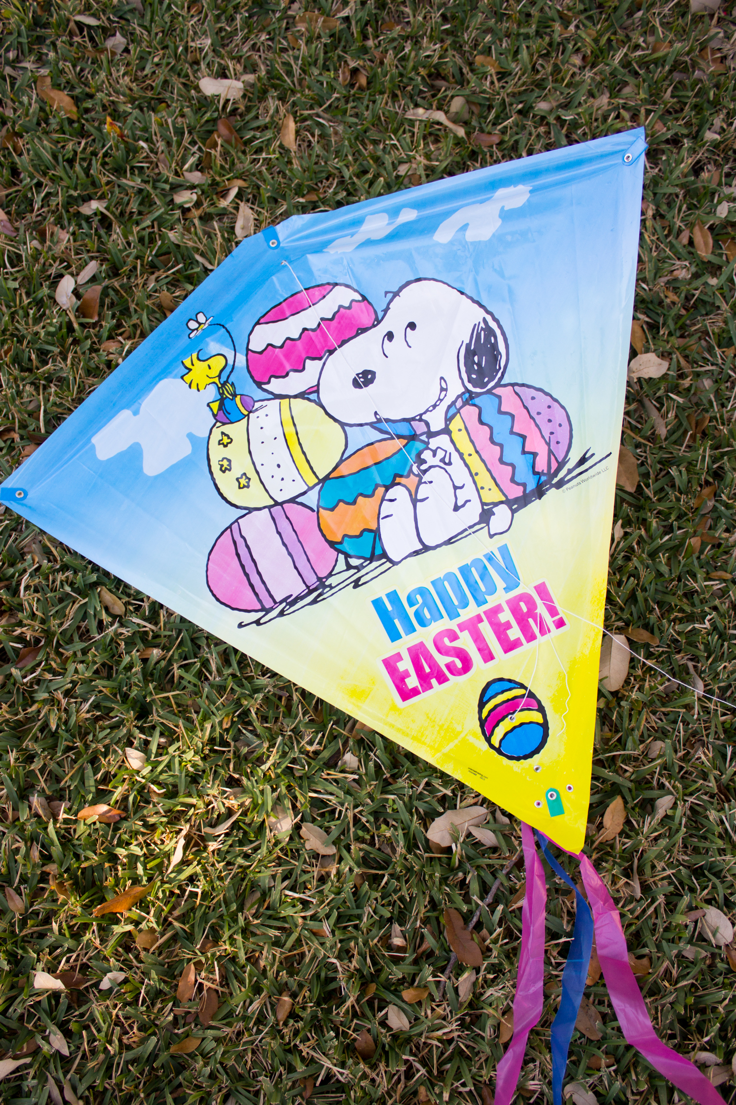 Peanuts Snoopy Happy Easter Kites