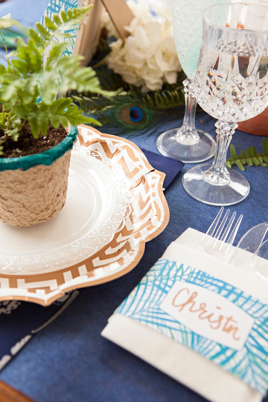 Check out this darling DIY indigo boho wedding tablescape idea!