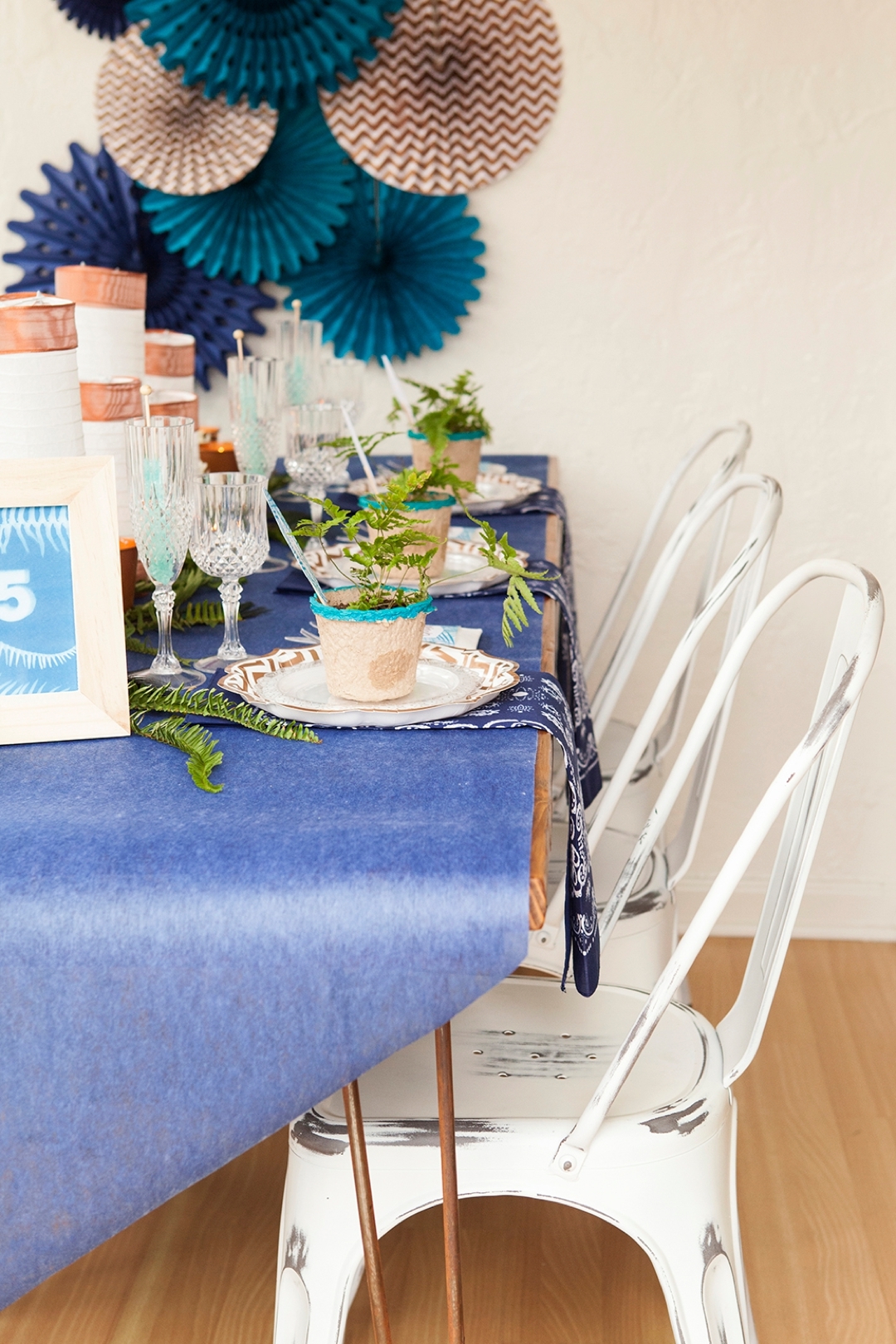 Check out this darling DIY indigo boho wedding tablescape idea!