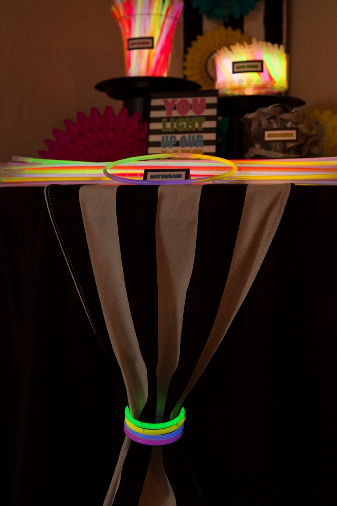You Have To See This Awesome DIY Wedding Glow Stick Bar Idea!
