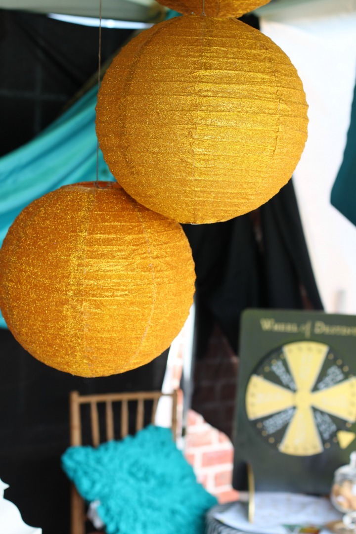Fortune Teller Dinner Party Gold Lanterns
