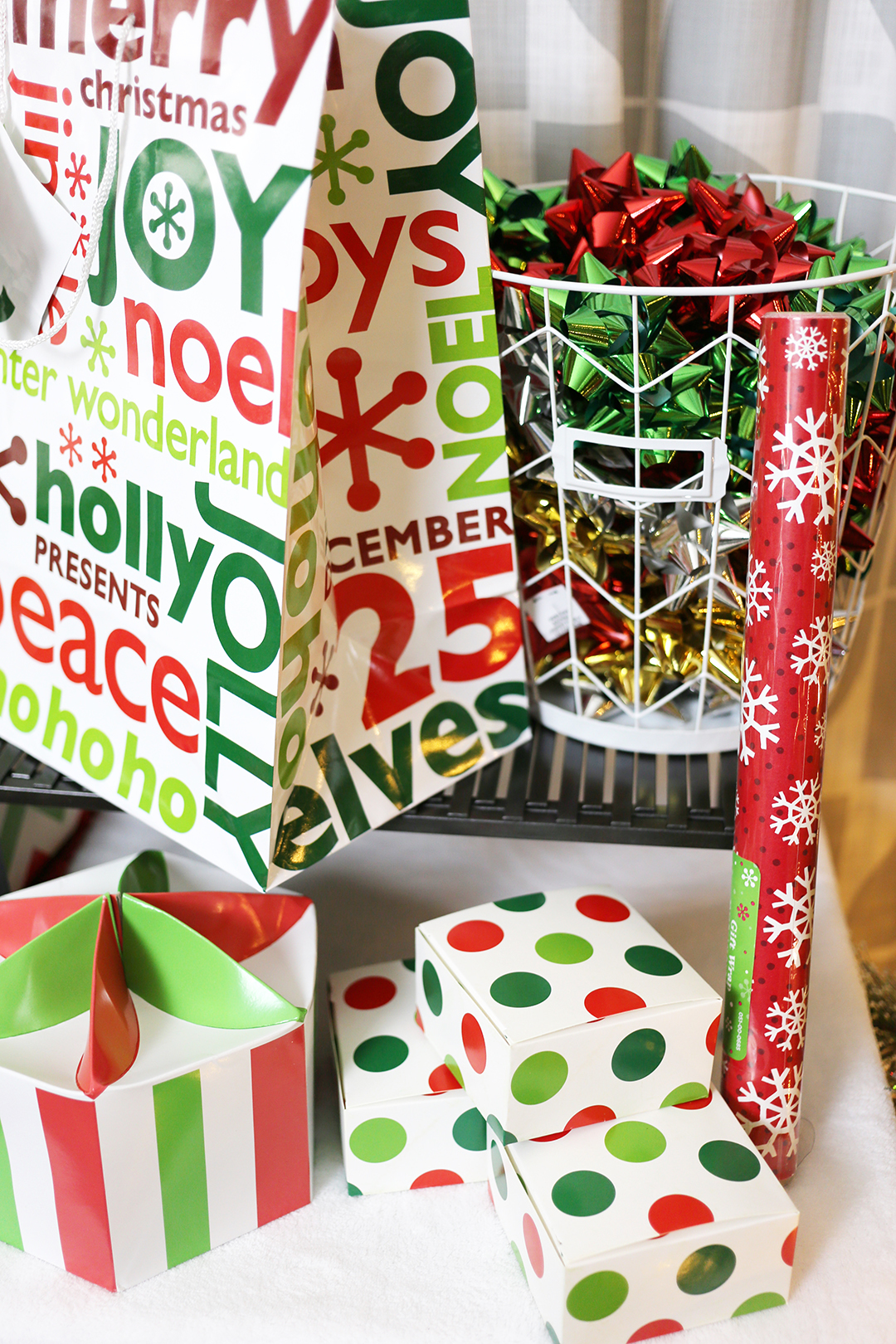 Gift Wrapping Party - 5