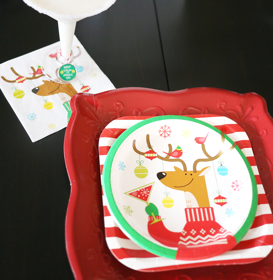 Gift Wrapping Party - Reindeer Dessert Plates