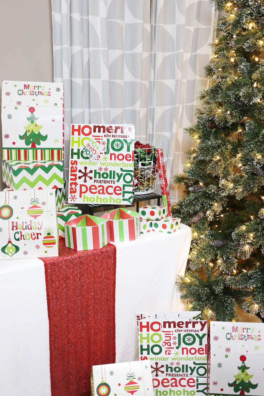 Gift Wrapping Party Table