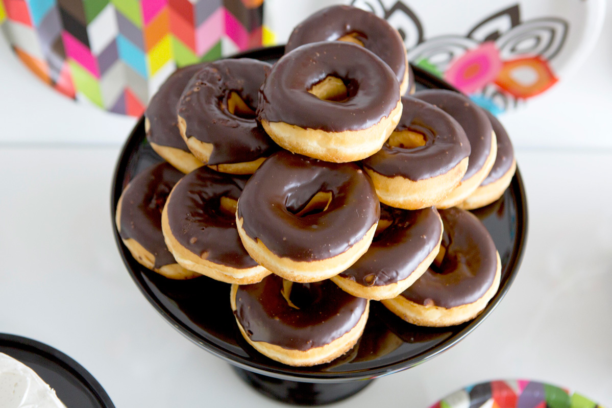 Easy Cake with a DIY Donut Tower