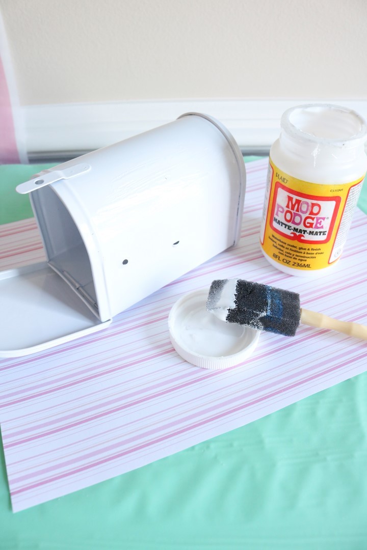 DIY Valentine's Day Mailbox