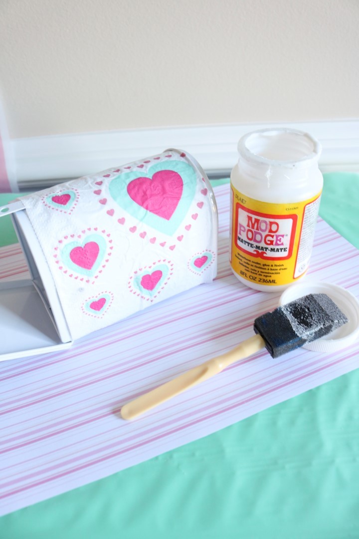 DIY Valentine's Day Mailbox