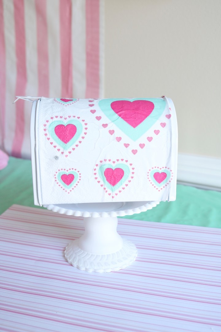 DIY Valentine's Day Mailbox