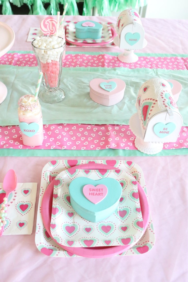 DIY Valentine's Day Mailbox