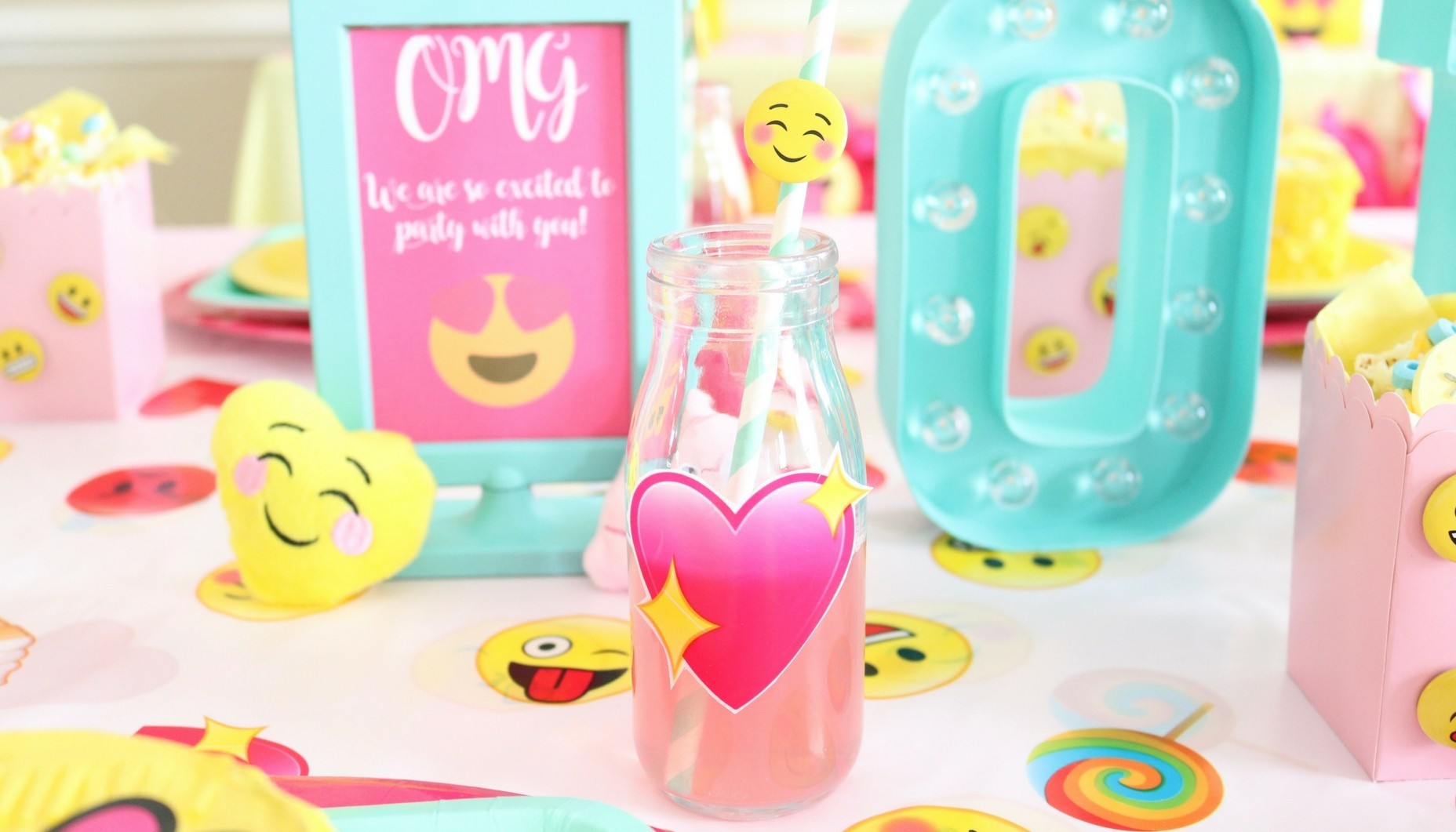 Girly Emoji Party | Fun365