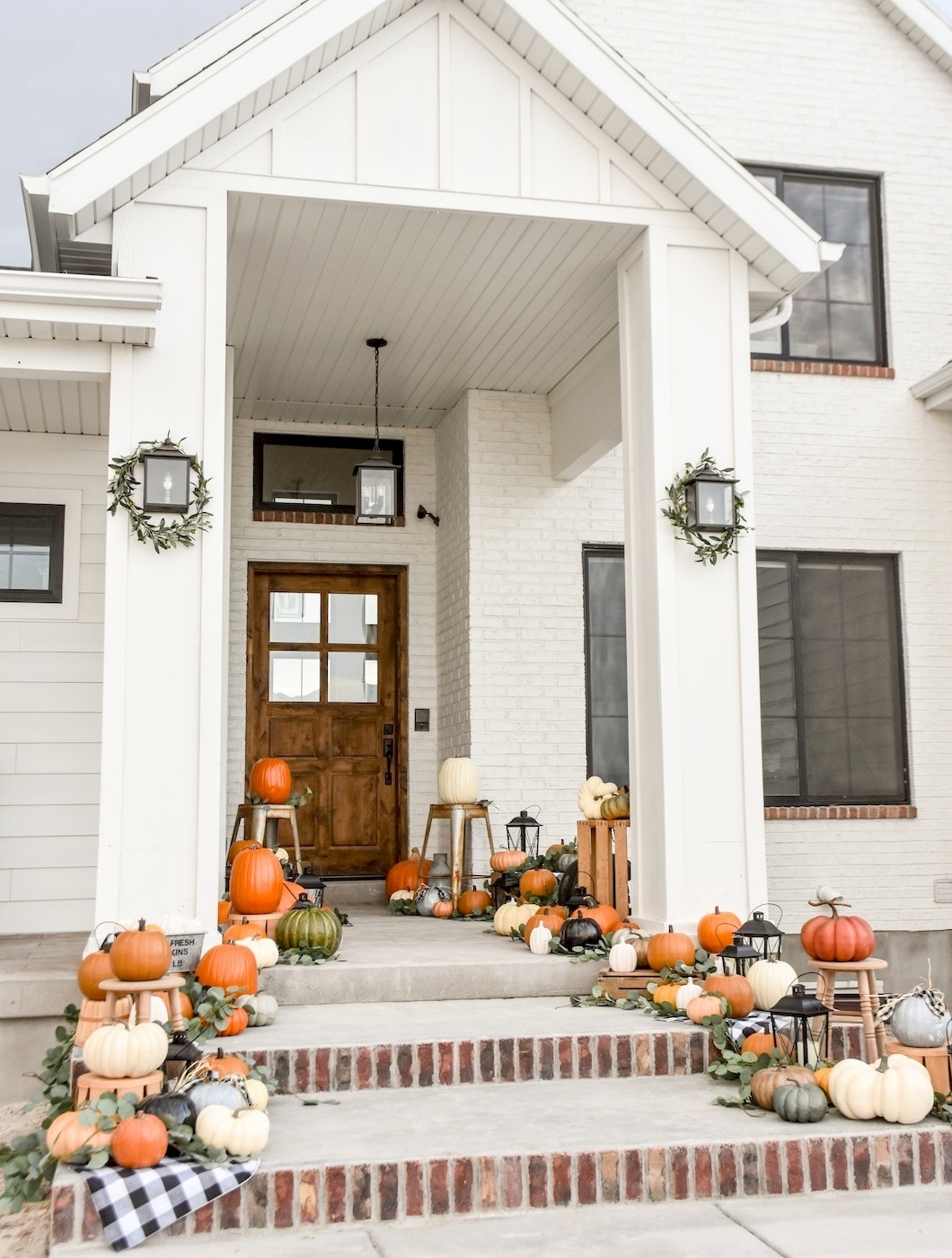 Fall Farmhouse Porch Decorating Ideas | Fun365