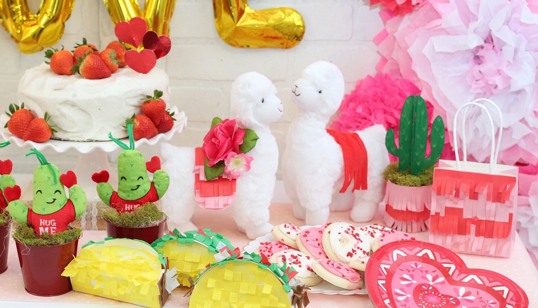 Valentine Fiesta Kissing Llamas