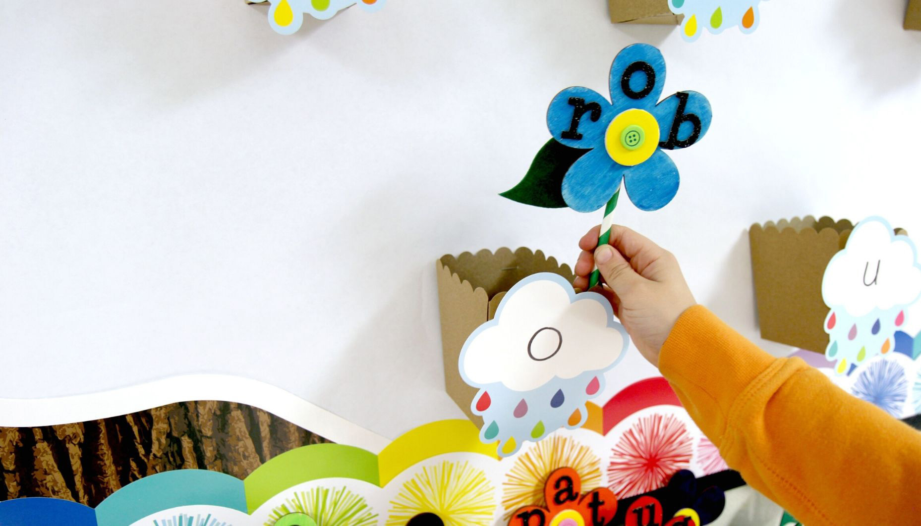 This interactive and engaging bulletin board allows students to read CVC and CVCe words while identifying the vowel in each word!