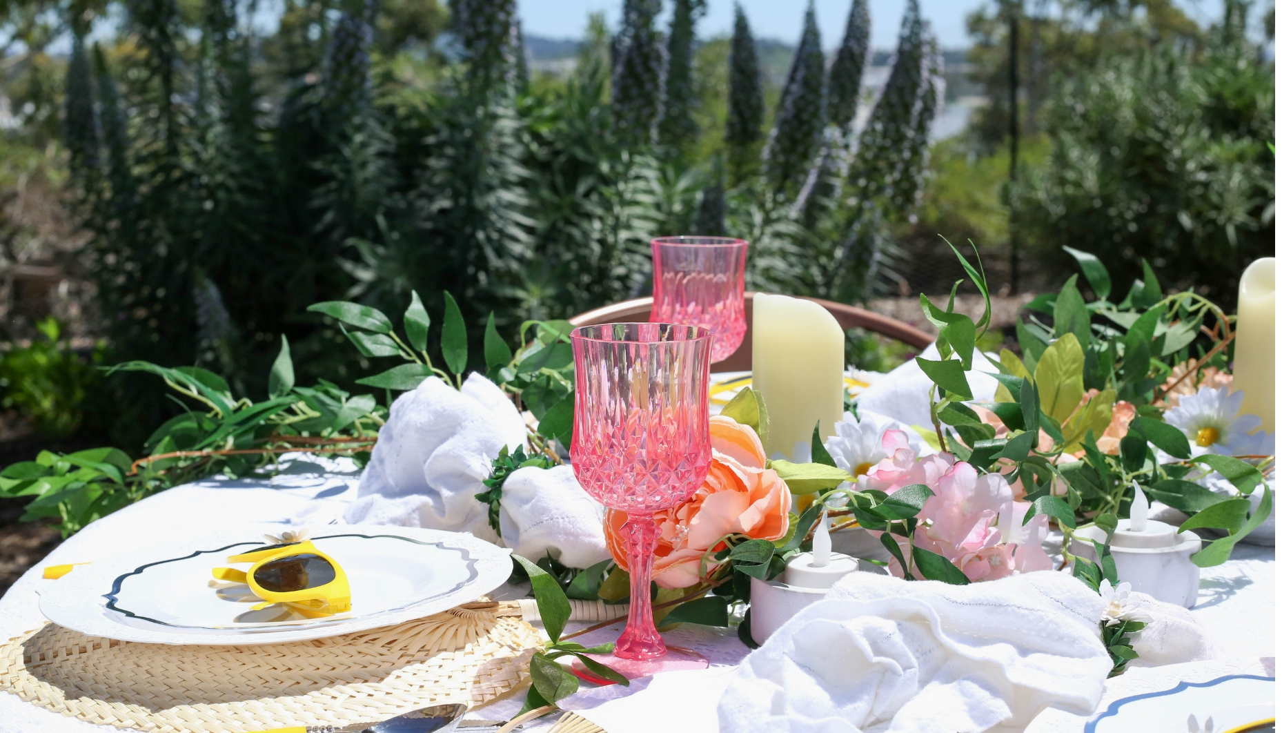 pink goblets for a wedding Pink crystal patterned goblets sparkle at a daisy themed wedding