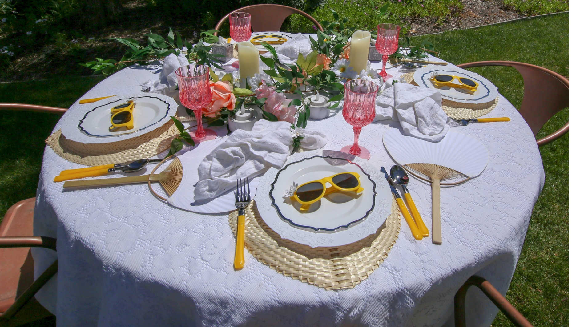 summer wedding table daisy themed table with sunglasses