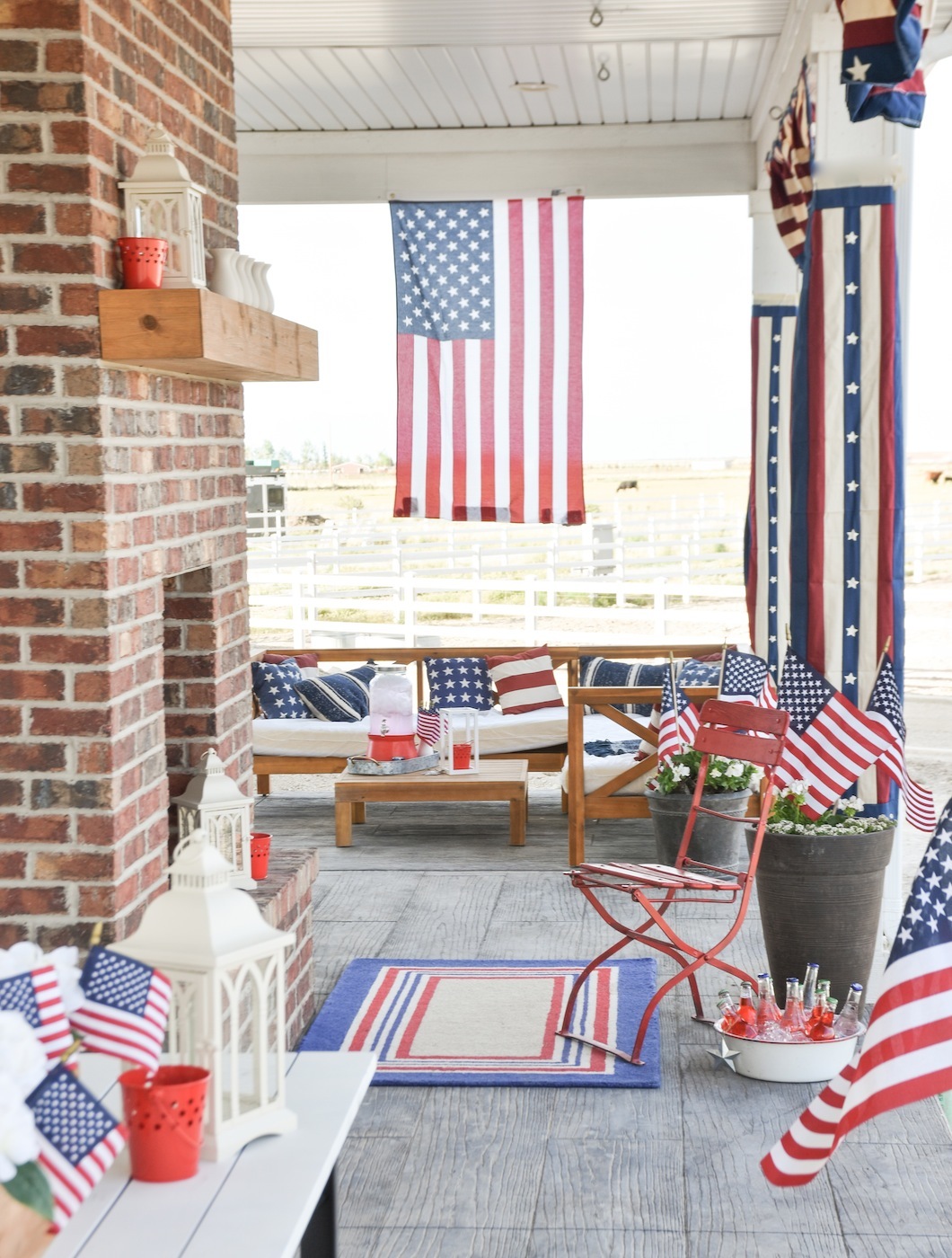 Americana 4th of July Memorial Day Front Porch Decorating Idea