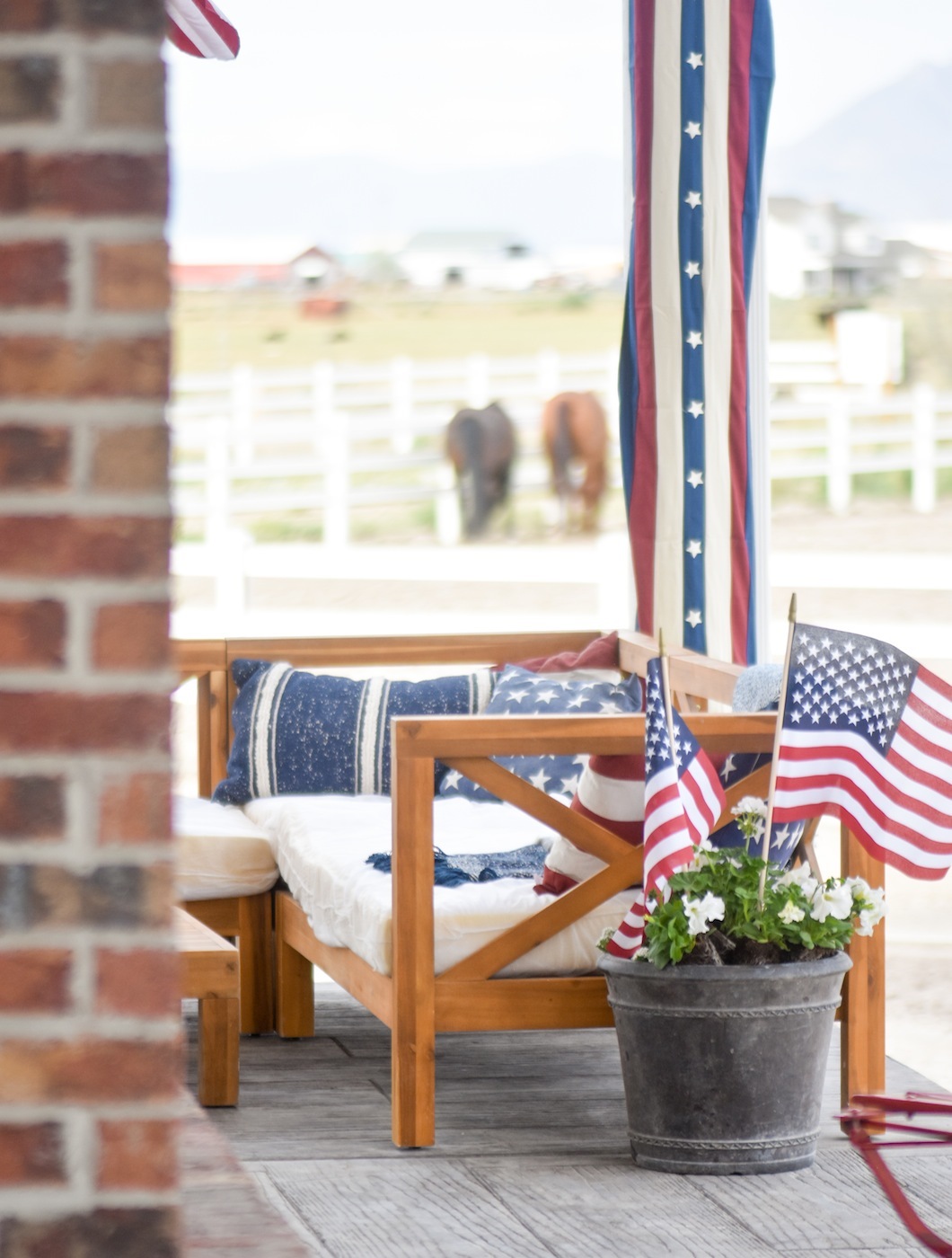 Americana 4th of July Memorial Day Front Porch Decorating Idea