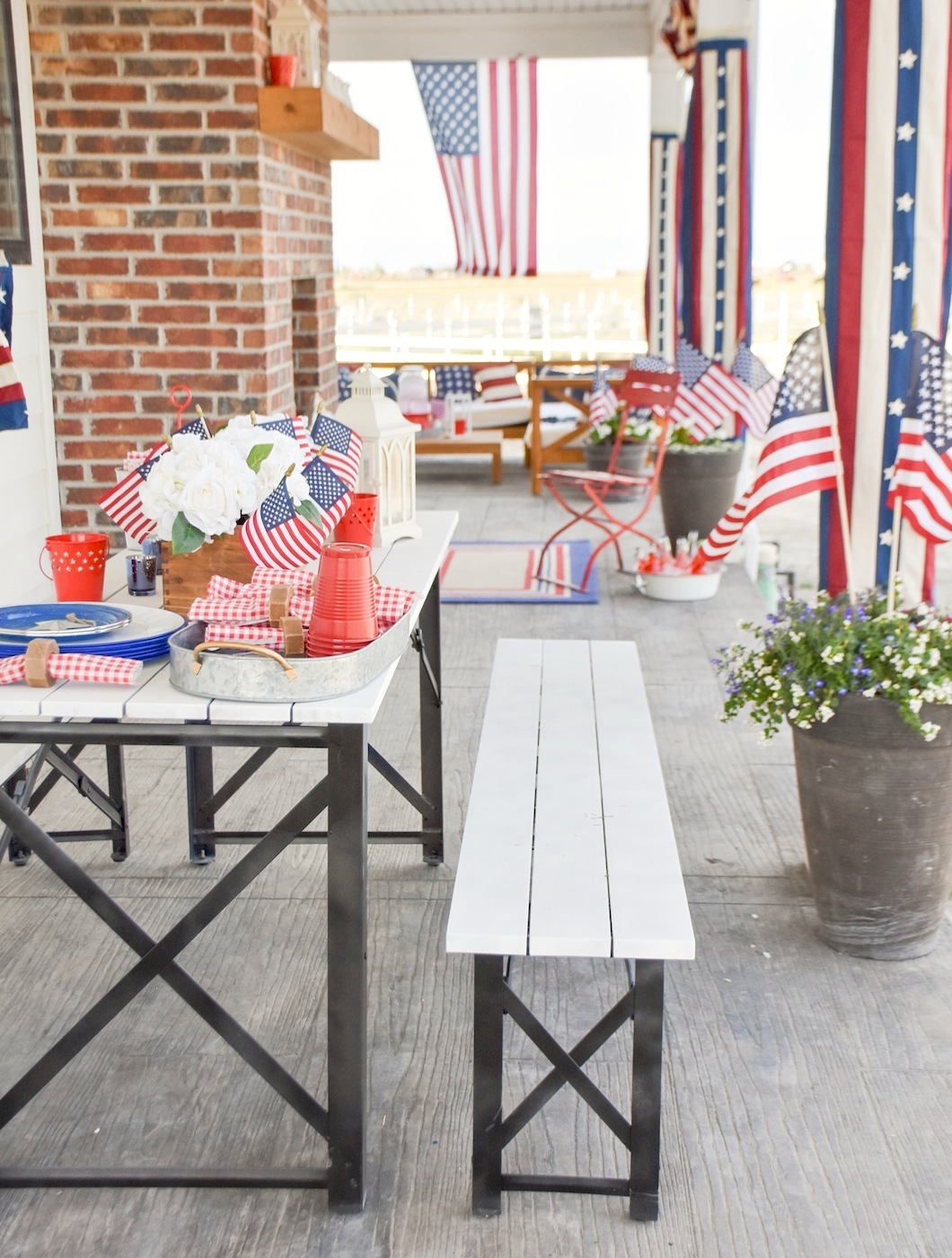 Americana 4th of July Memorial Day Front Porch Decorating Idea