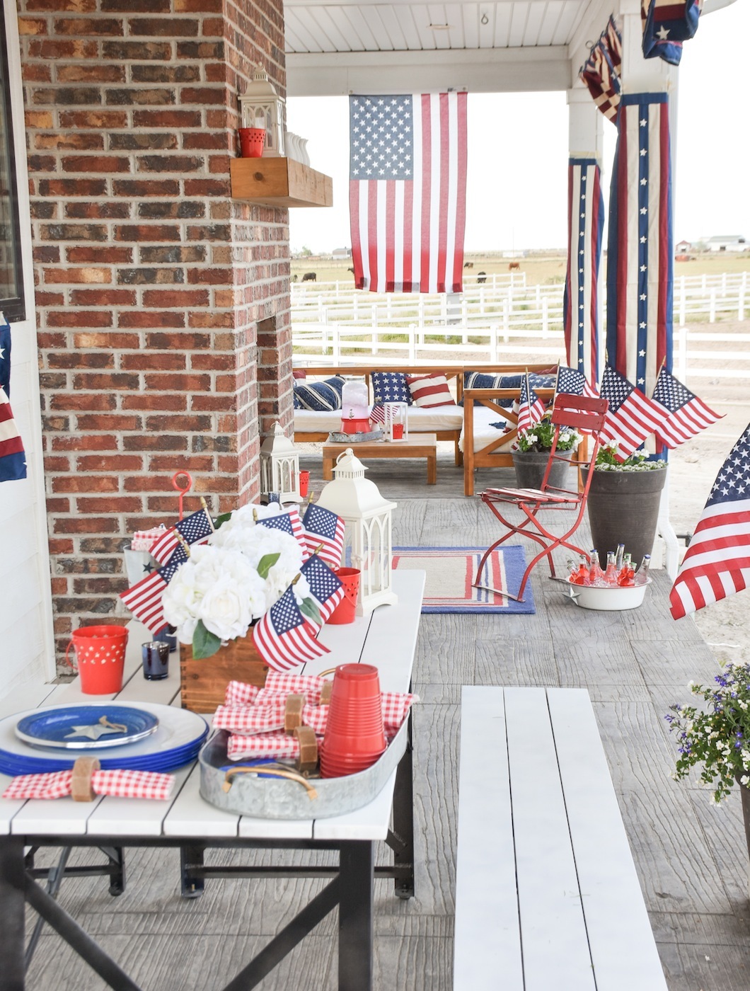 Americana Memorial Day 4th of July Front Porch | Fun365