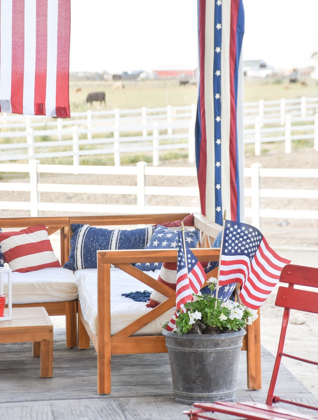 Americana 4th of July Memorial Day Front Porch Decorating Idea