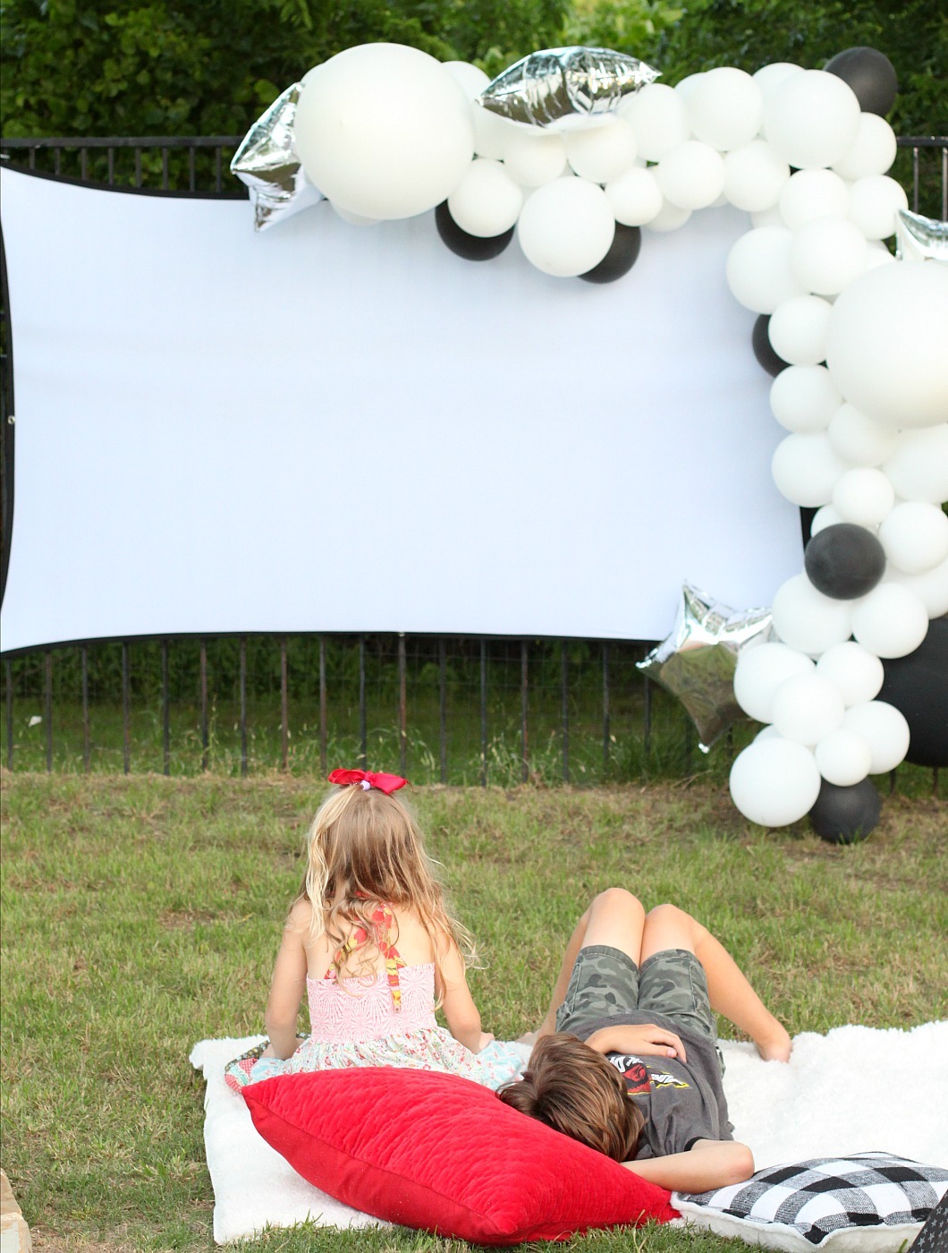 Movie Screen Balloon Garland