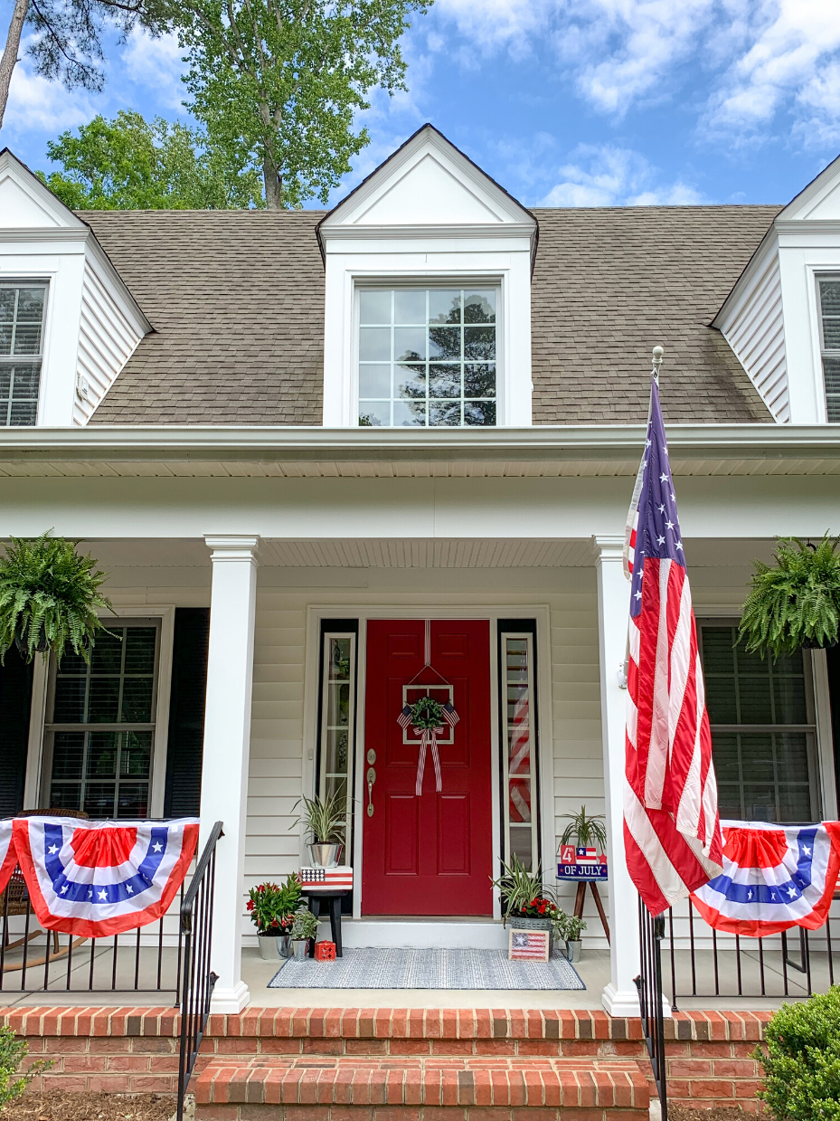 4th of July Patriotic Porch | Fun365