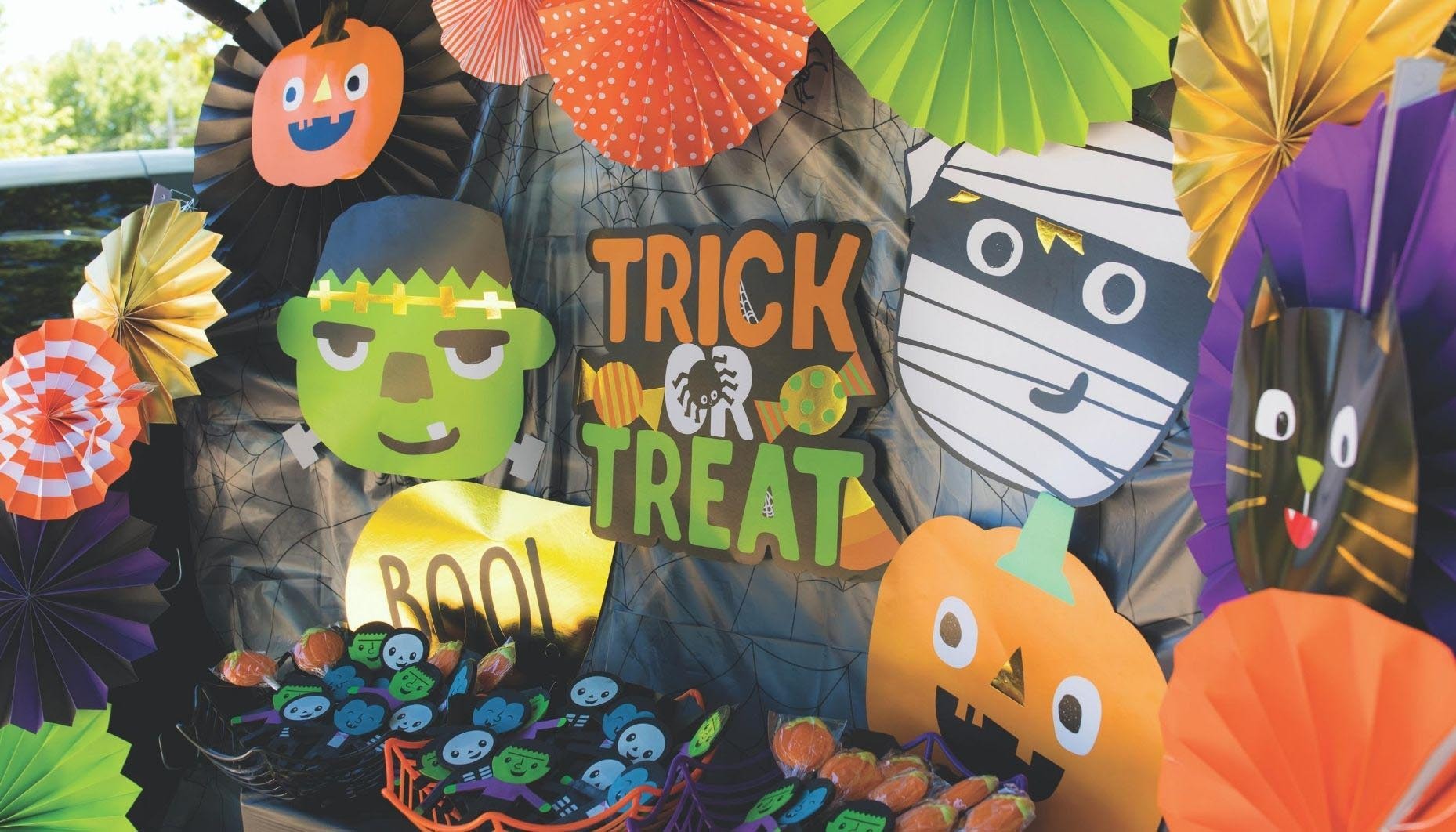 Ghoul Gang Trunk or Treat Idea