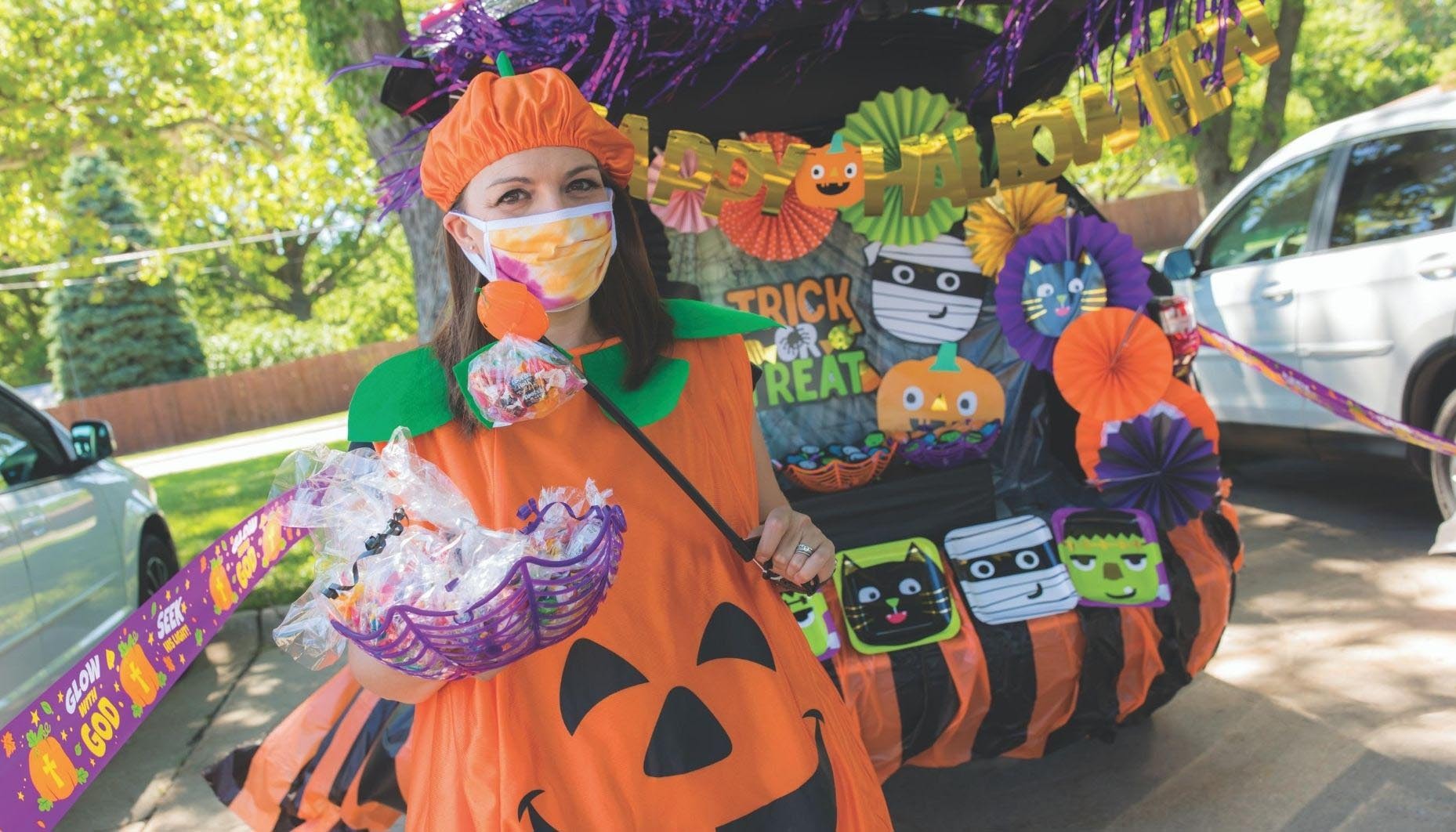 Ghoul Gang Trunk or Treat Idea