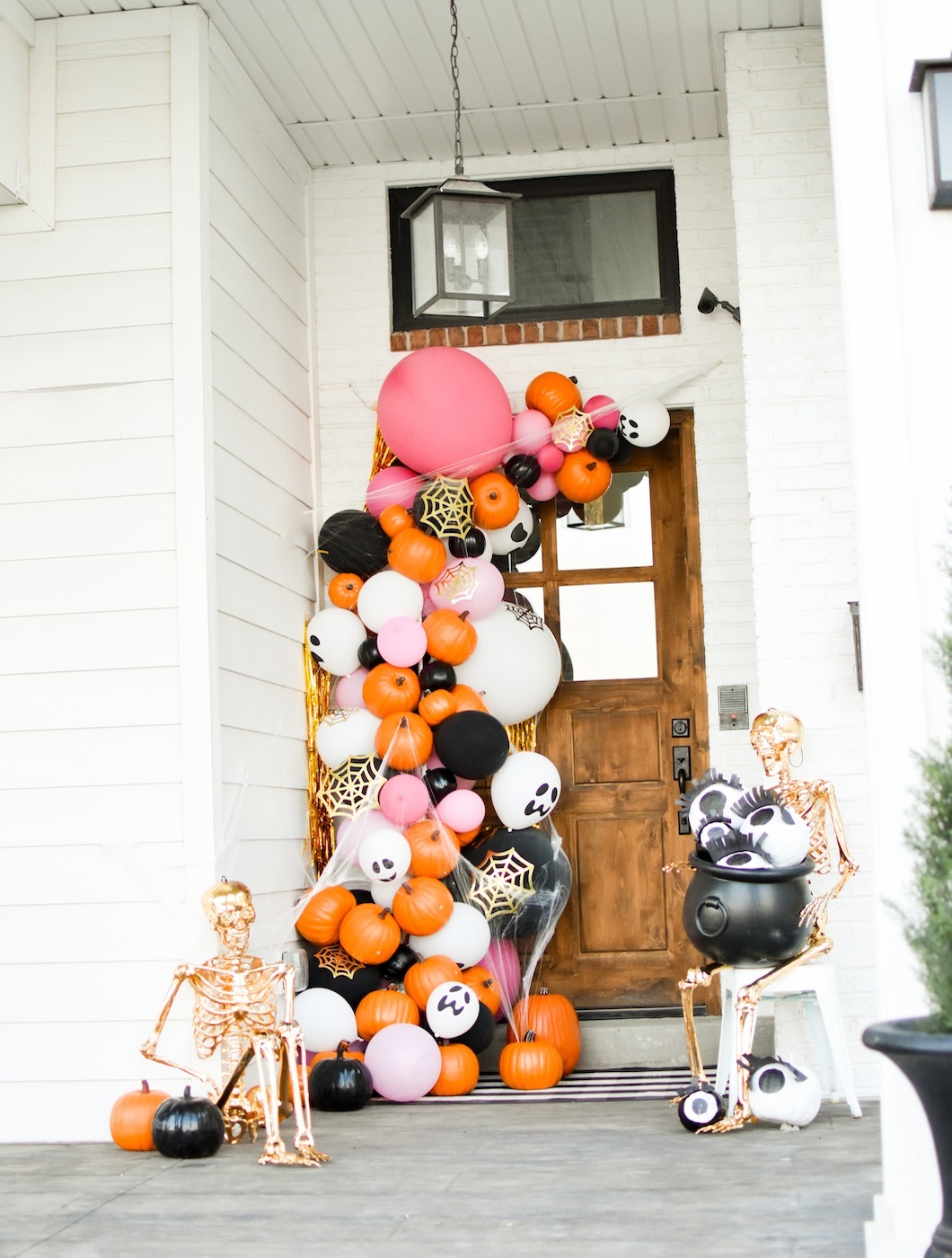 Colorful Cute Skeleton Halloween Decorating Balloon Pumpkin Eyeball Garland Porch Idea