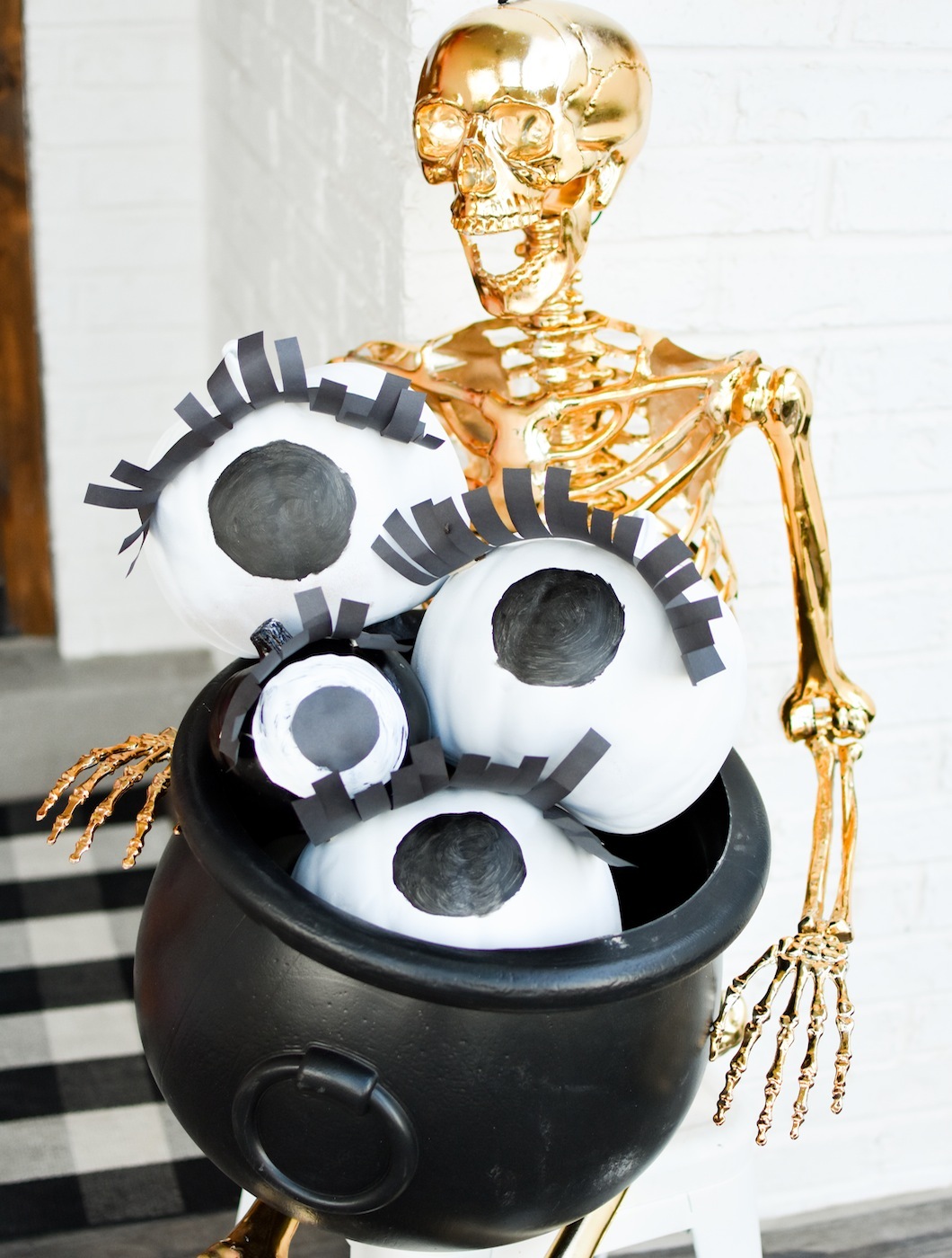 Colorful Cute Skeleton Halloween Decorating Balloon Pumpkin Eyeball Garland Porch Idea