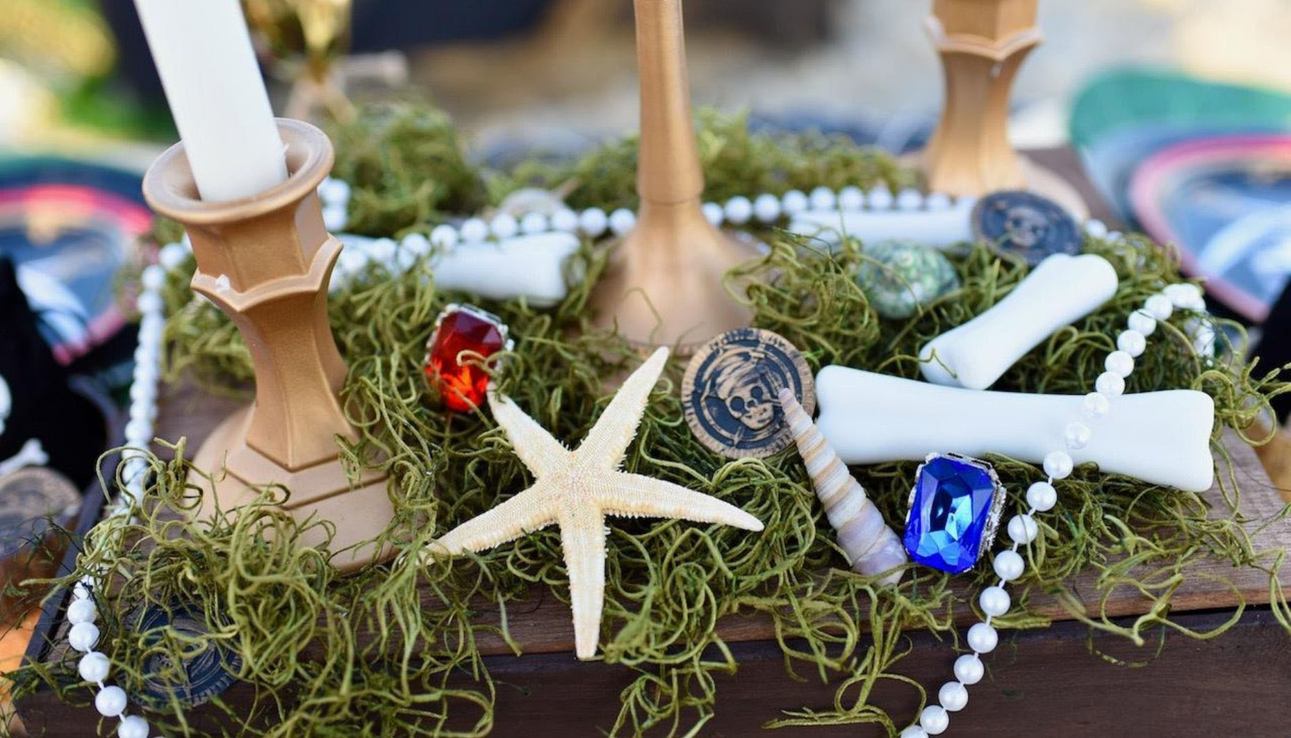 shipwrecked-pirate-halloween-party