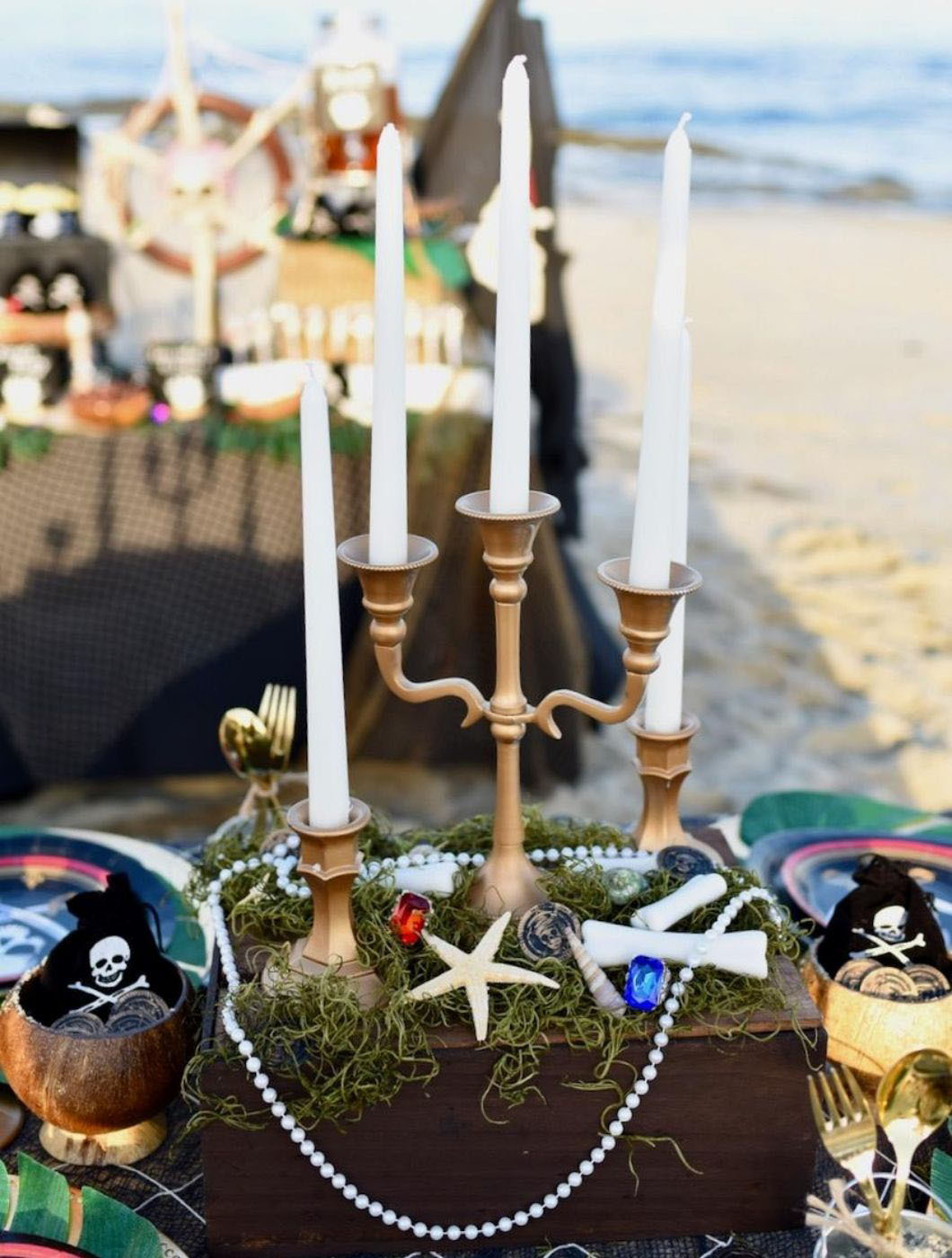 shipwrecked-pirate-halloween-party