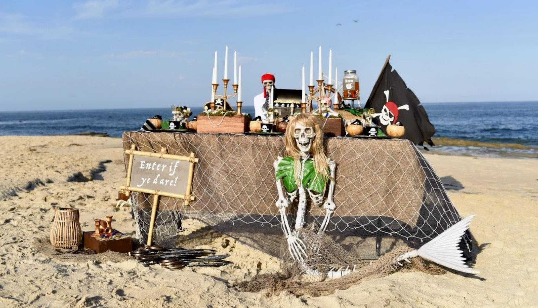 Pirate Shipwreck decor : r/halloween