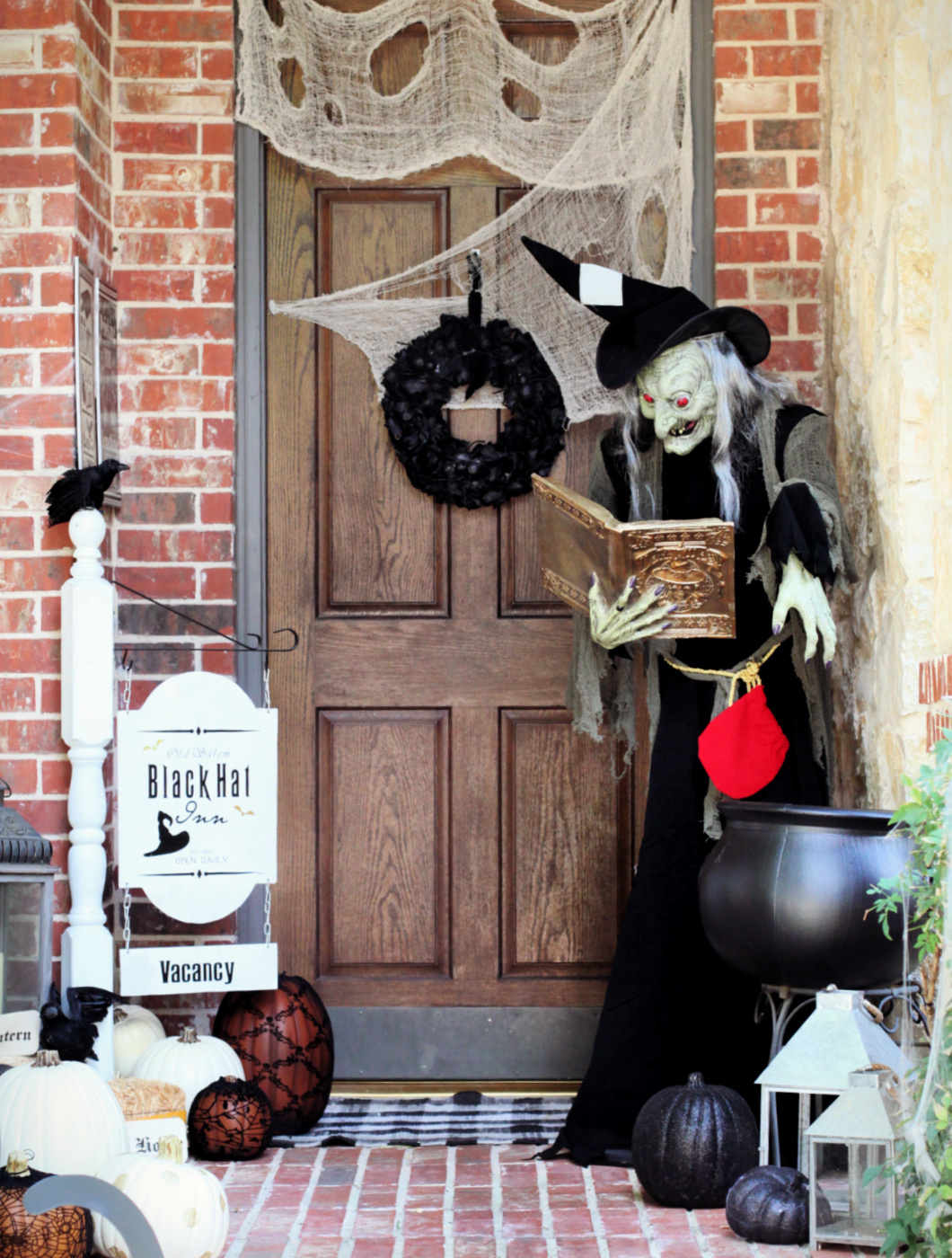 Spooky Witch Halloween Front Porch Idea | Fun365