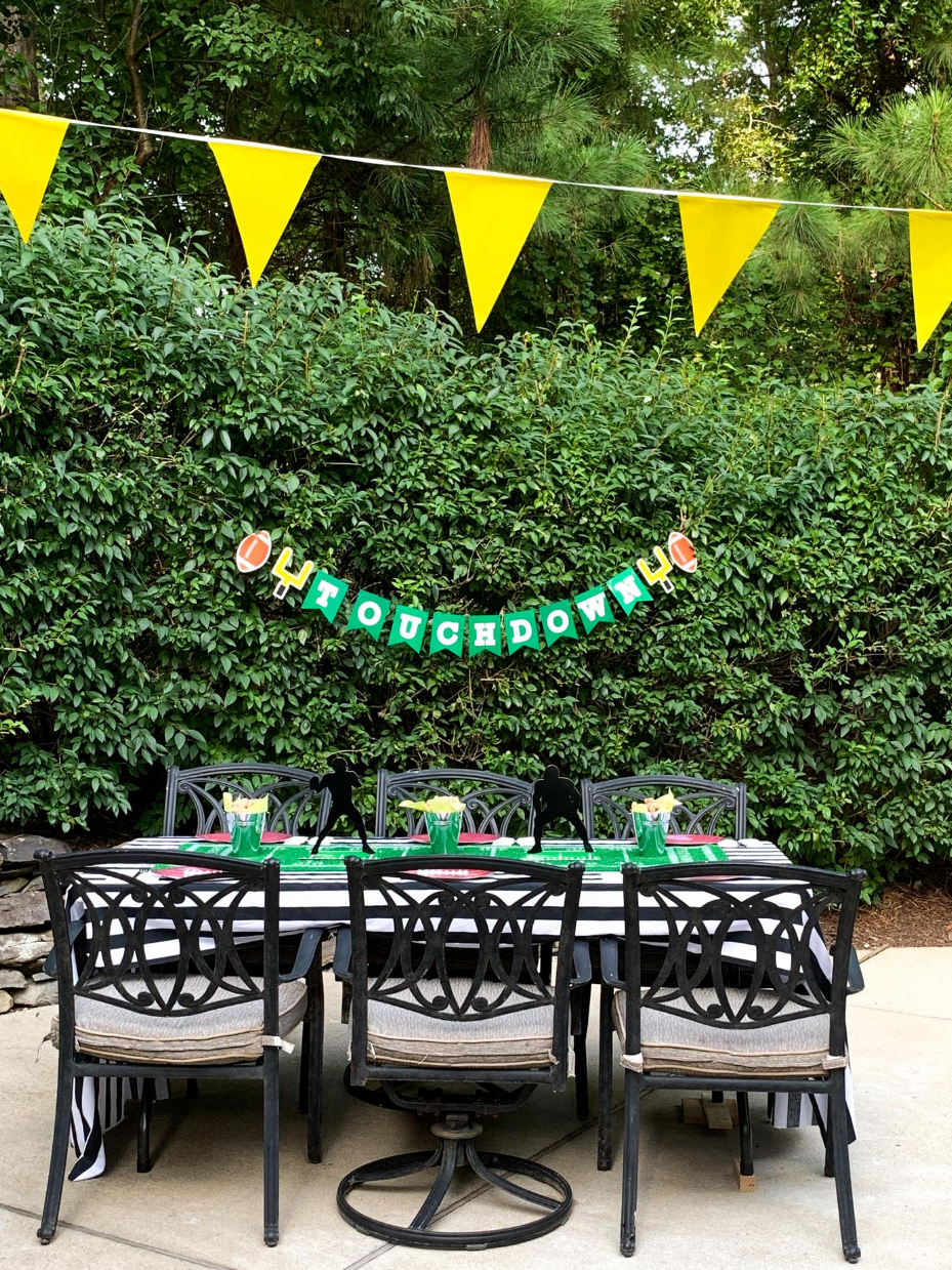 Fun and easy decorating ideas for your tailgating party!