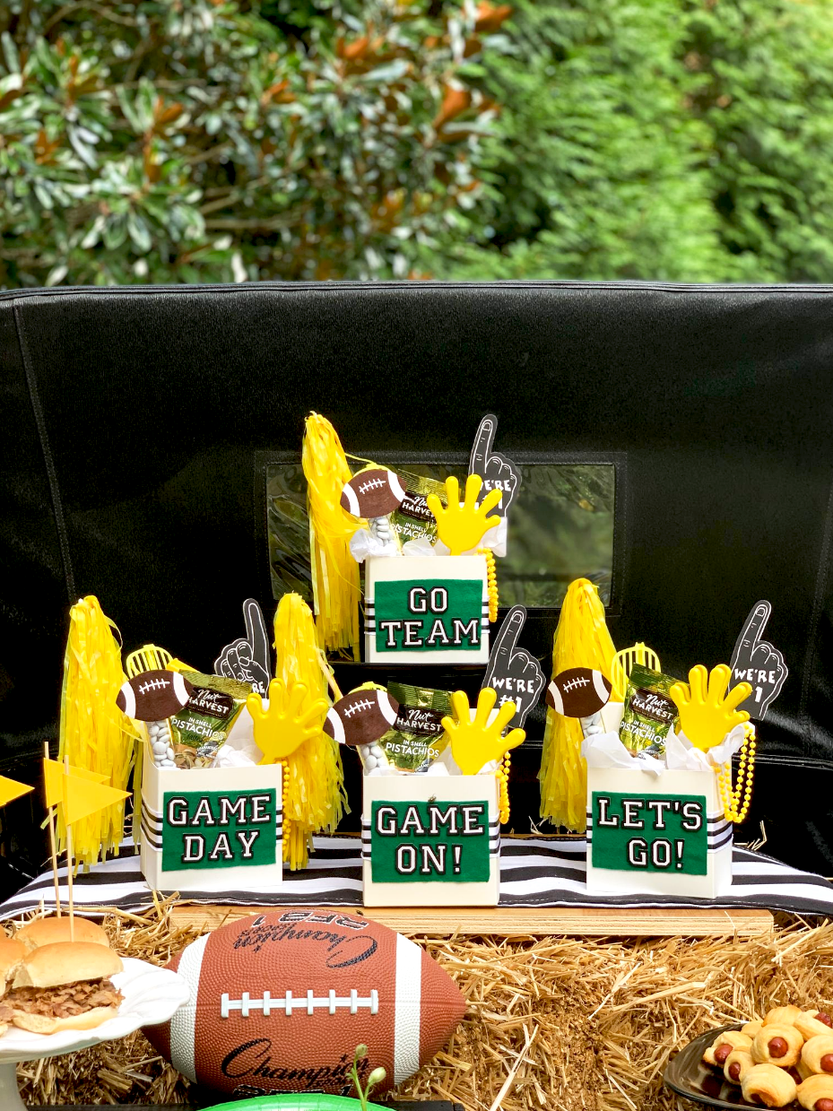 These fun Pep Kits are perfect for generating some team spirit at your next Tailgating Party!
