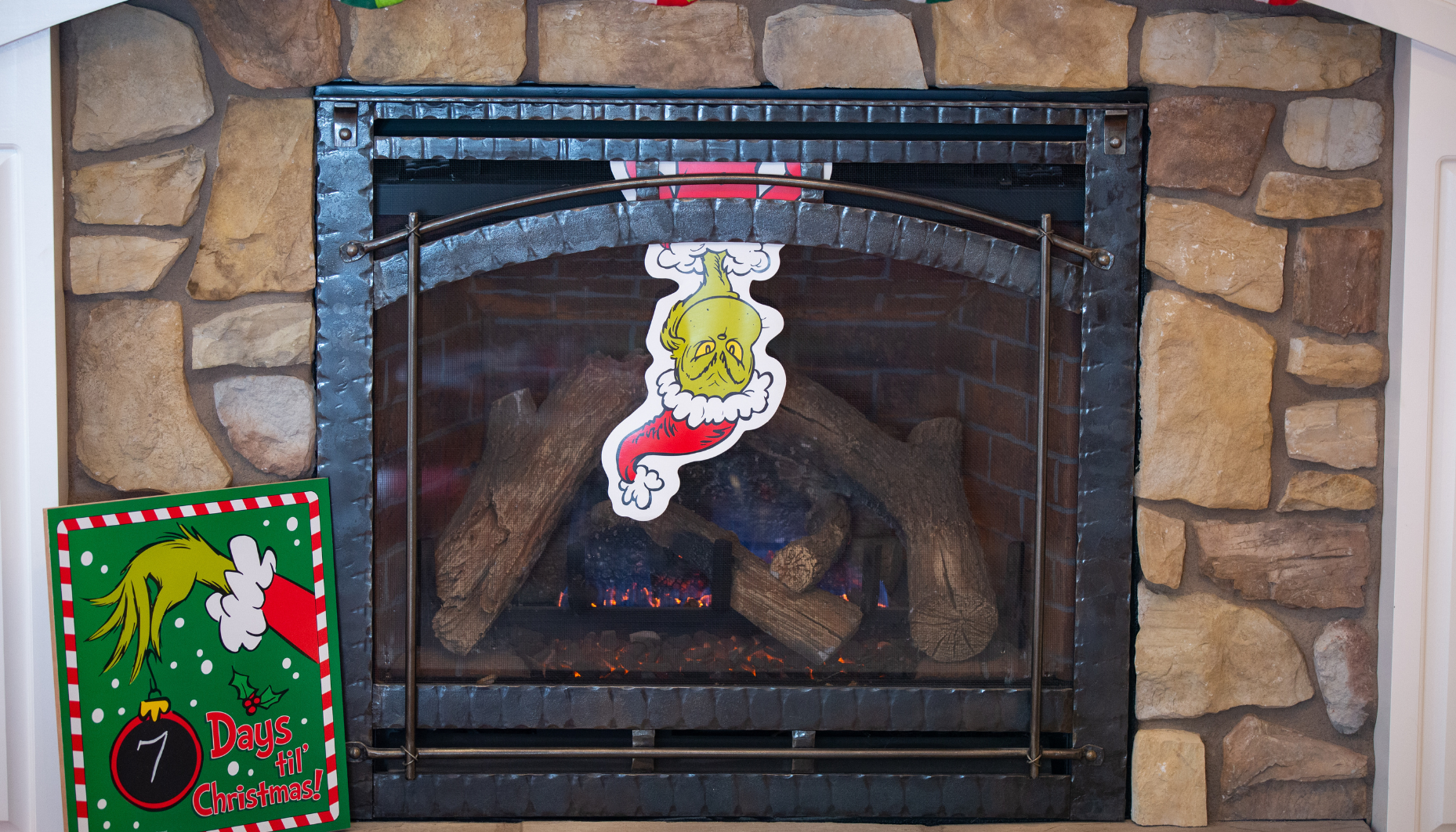 grinch-christmas-decorating-ideas-14