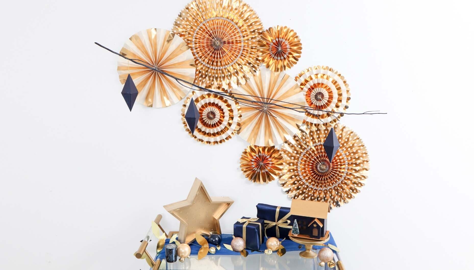 Navy-&-Gold-Holiday-Table-Content-6