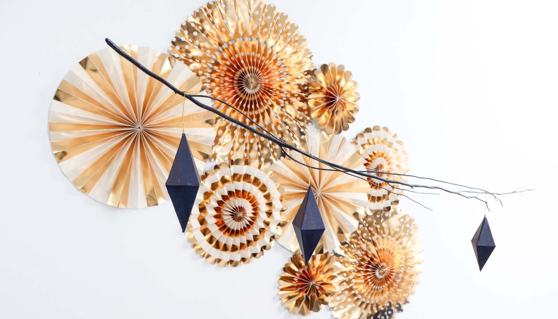 Navy-&-Gold-Holiday-Table-Content-8